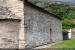 Mur nord avec traces des deux portes murées et porte du 14e siècle