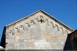 Fronton occidental avec la croix ajourée