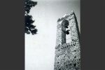 Partie haute du campanile qui s’est effondré en 1972 (photo publiée par G. Moracchini-Mazel)