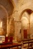 De part et d’autre de l’abside, la dernière travée est couverte d’une voûte d’arêtes délimitant  deux chapelles (ici la chapelle à droite de l’abside)