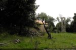 L’ancienne chapelle s’élevait dans la partie gauche de la photo (amas de pierres)